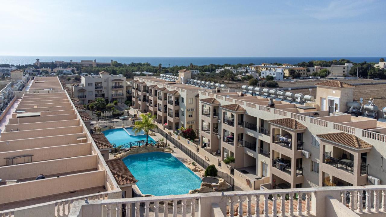 パ フォスRoyal Seacrest Crown-Jewel, 2B, Pools, Sea, Centerアパートメント エクステリア 写真